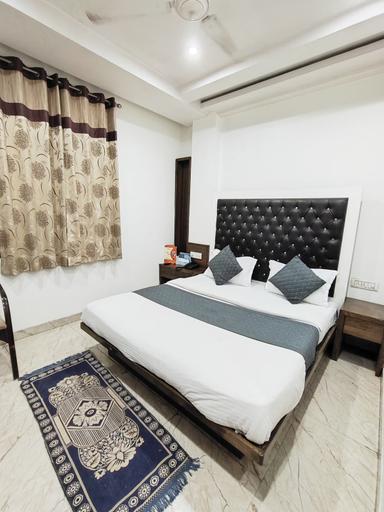 hotel room main image