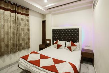 hotel room main image