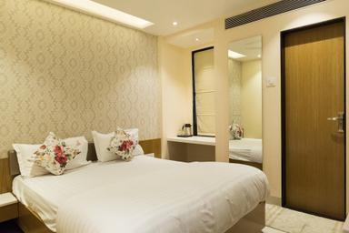 hotel room main image