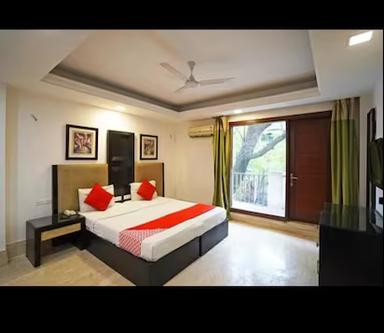 hotel room main image