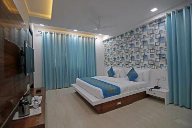 Super Deluxe Room with Balcony image