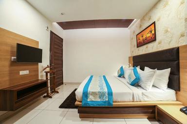 hotel room main image hotel room main image