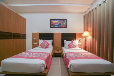 hotel room main image hotel room main image