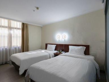 hotel room main image hotel room main image