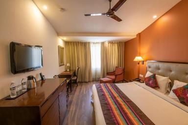 hotel room main image hotel room main image