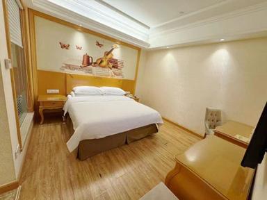 hotel room main image hotel room main image