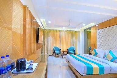 hotel room main image hotel room main image