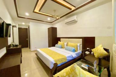 hotel room main image hotel room main image