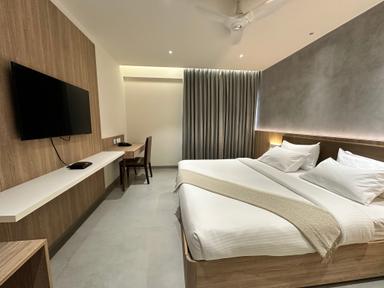 hotel room main image hotel room main image