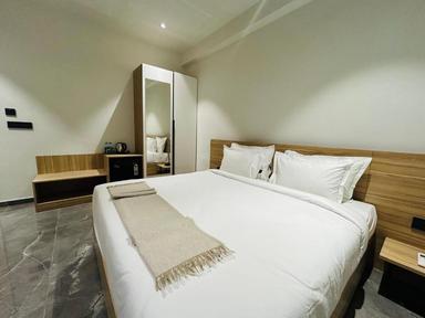 hotel room main image hotel room main image