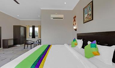 hotel room main image hotel room main image