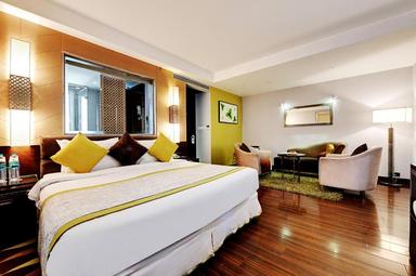 hotel room main image hotel room main image