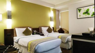 hotel room main image hotel room main image