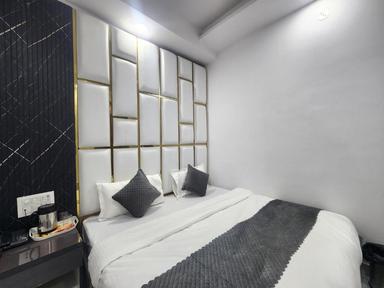 hotel room main image hotel room main image