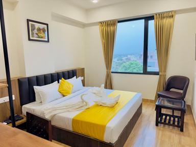 hotel room main image hotel room main image