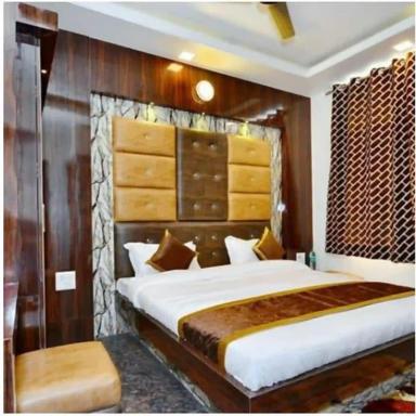 hotel room main image hotel room main image
