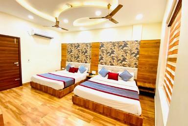 hotel room main image hotel room main image