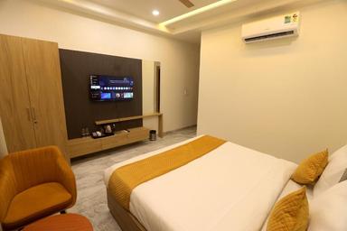 hotel room main image hotel room main image