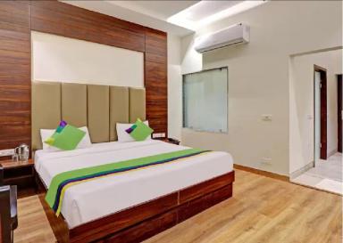 hotel room main image hotel room main image