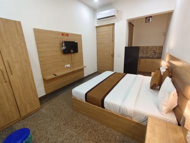 hotel room main image hotel room main image