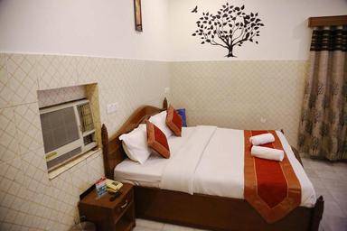 hotel room main image hotel room main image