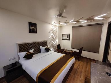 hotel room main image hotel room main image