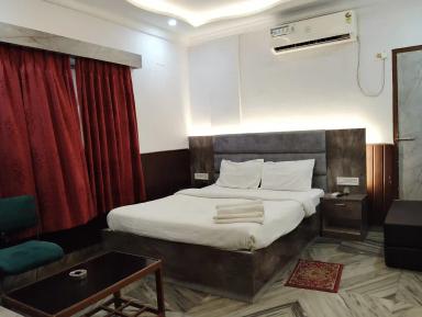 hotel room main image hotel room main image