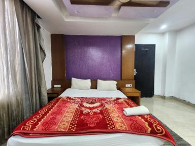 hotel room main image hotel room main image