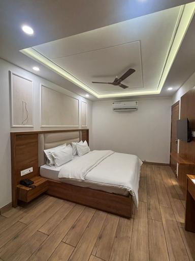 hotel room main image hotel room main image