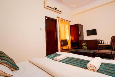 hotel room main image hotel room main image