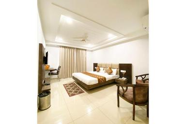 hotel room main image hotel room main image