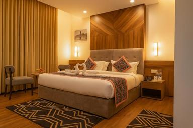 hotel room main image hotel room main image