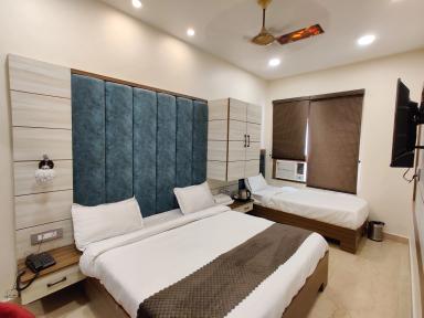 hotel room main image hotel room main image