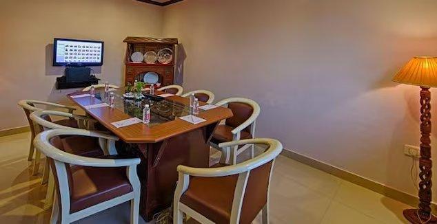dining room at hotel nirali dhani in jodhpur hotel_Image