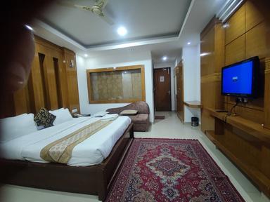 hotel room main image hotel room main image