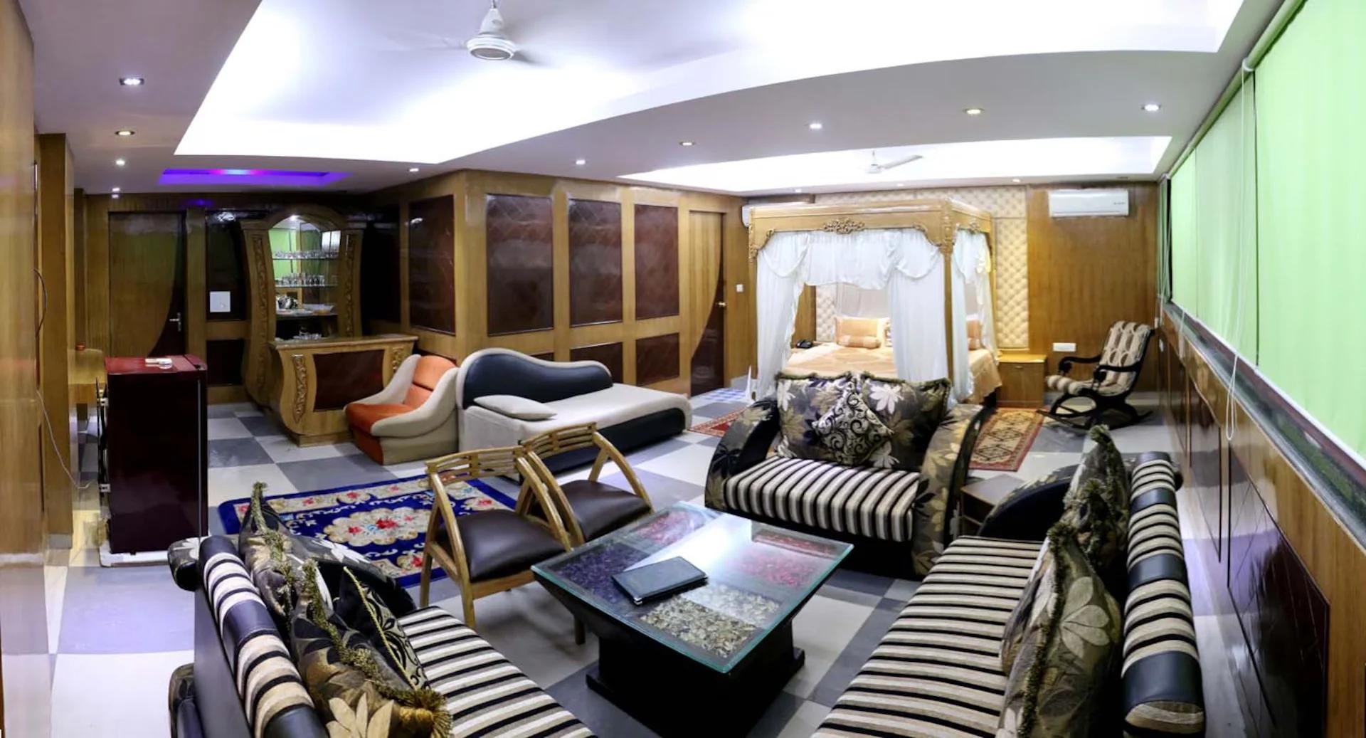 seating area at hotel raj mandir in haridwar hotel_Image