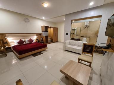 hotel room main image hotel room main image