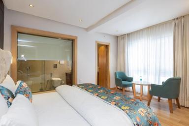 hotel room main image hotel room main image