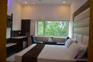 hotel room main image hotel room main image