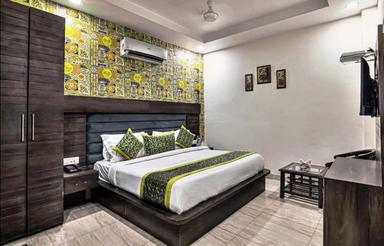 hotel room main image hotel room main image