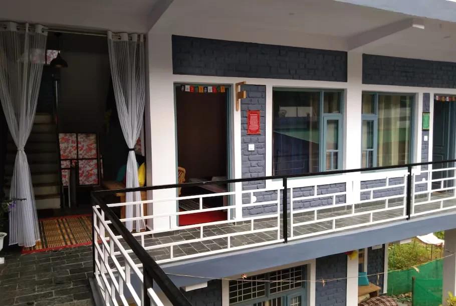 a hotel view at hotel the whispering in Bir Billing hotel_Image