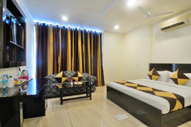 hotel room main image hotel room main image