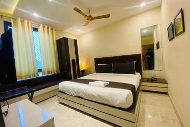 hotel room main image hotel room main image