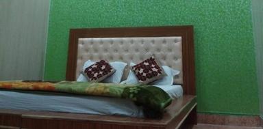 hotel room main image hotel room main image