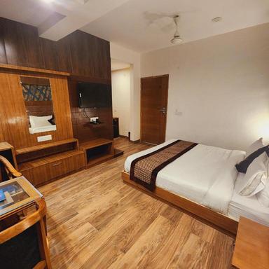 hotel room main image hotel room main image