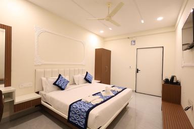 hotel room main image hotel room main image