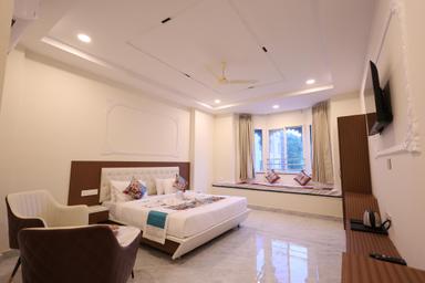 hotel room main image hotel room main image