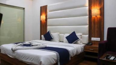 hotel room main image hotel room main image