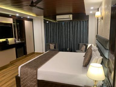 hotel room main image hotel room main image