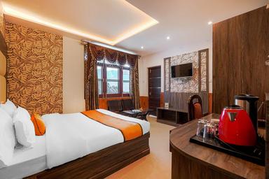 hotel room main image hotel room main image